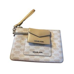 MICHAEL KORS JET SET ITEM LARGE 2 IN 1 CARD CASE WRISTLET CLUTCH MK CAMEL